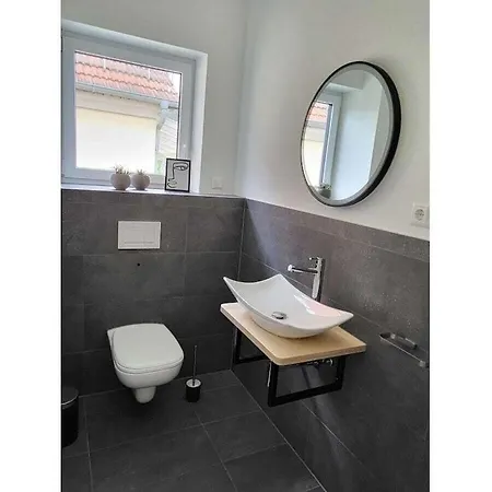 Holiday With 1 Bedroom بوتيل *